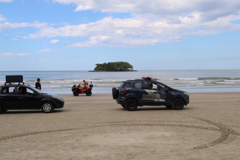 Balneário Camboriú interdita praias em medida contra coronavírus