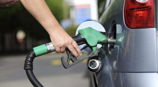 Deputado Naatz critica ICMS no preço dos combustíveis em SC