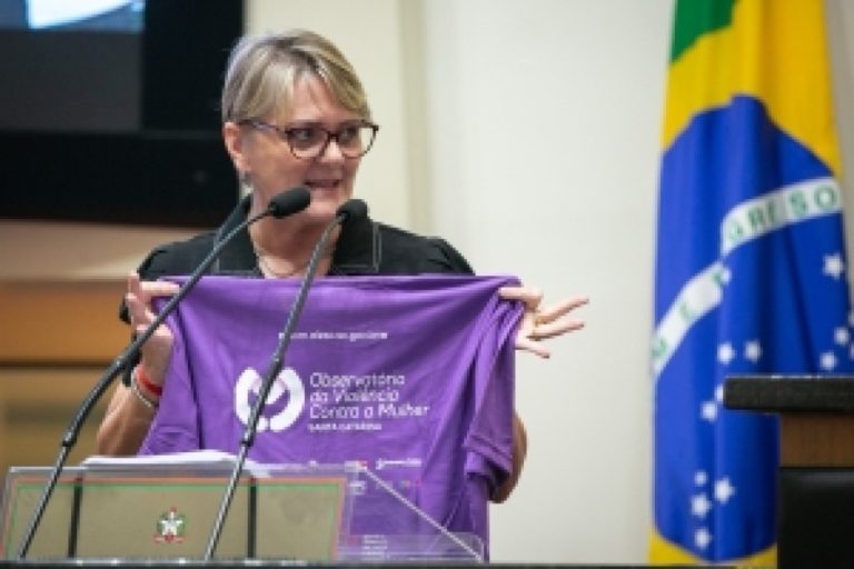 Luciane comemora dois anos de instalação do Observatório da Violência contra a Mulher