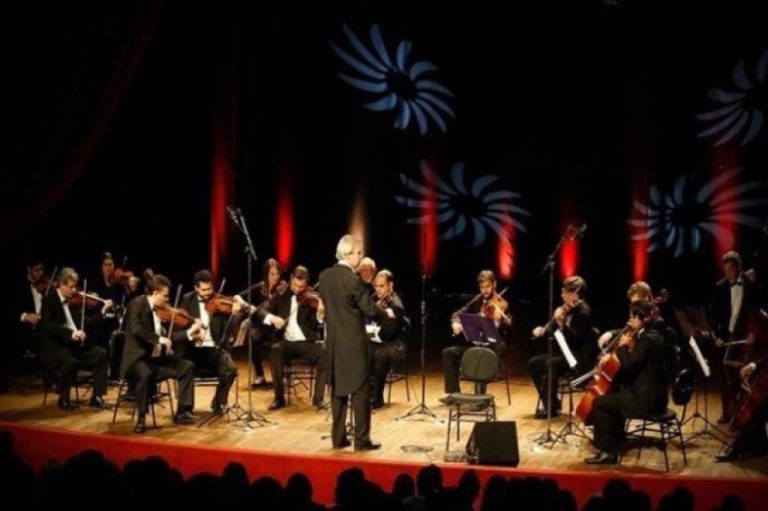 Orquestra de Câmara de Blumenau apresenta-se gratuitamente no Teatro Municipal de Itajaí