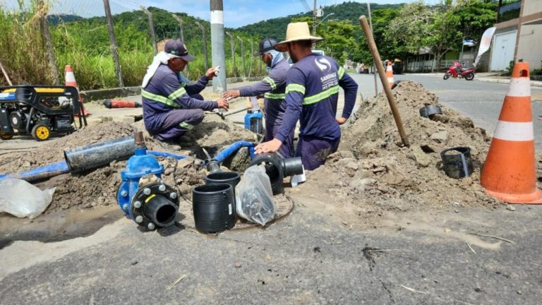 Obra de reforço na rede de água continua intervenção na Av. Santa Catarina nesta quarta-feira