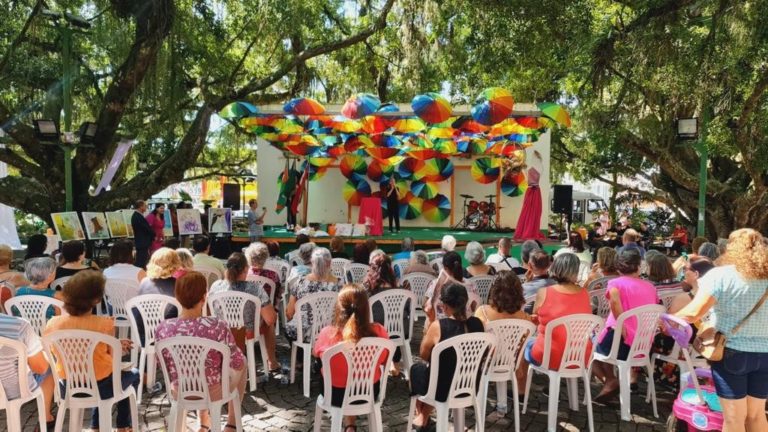 Evento alusivo ao Dia Internacional das Mulheres movimenta a Praça das Figueiras