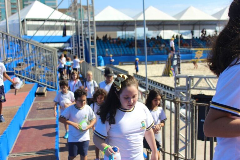 Alunos da Rede Municipal de Ensino iniciam visitação na Arena do Vôlei