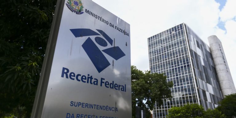 Receita quer intensificar fiscalização de impostos de importação