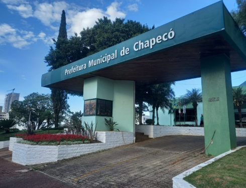 Prefeitura de Chapecó – SC abre Processo seletivo para nível superior