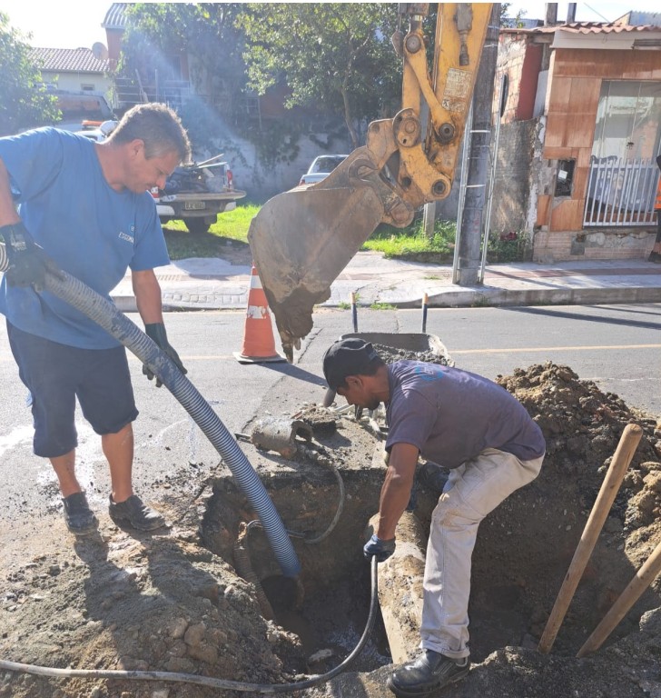 Tubulações do Bairro Vila Real foram limpas pela Secretaria de Obras