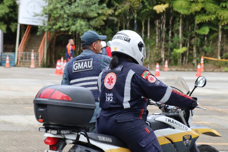 Profissionais de saúde recebem treinamento para atender emergências com motolâncias em BC