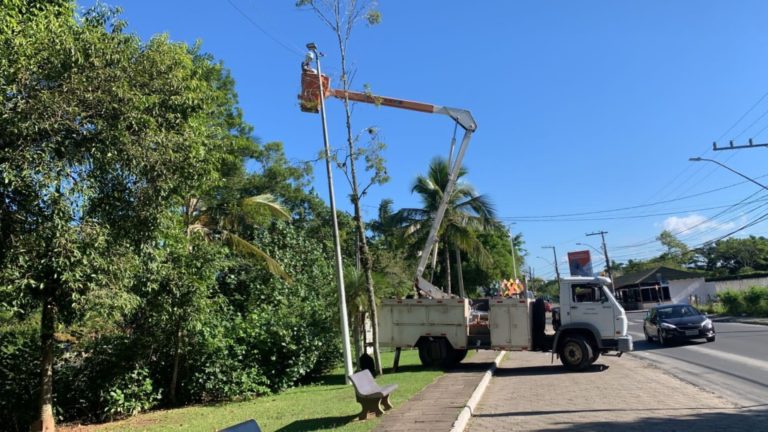 Iluminação de LED é concluída na Via Gastronômica e na Estrada Geral do Barranco