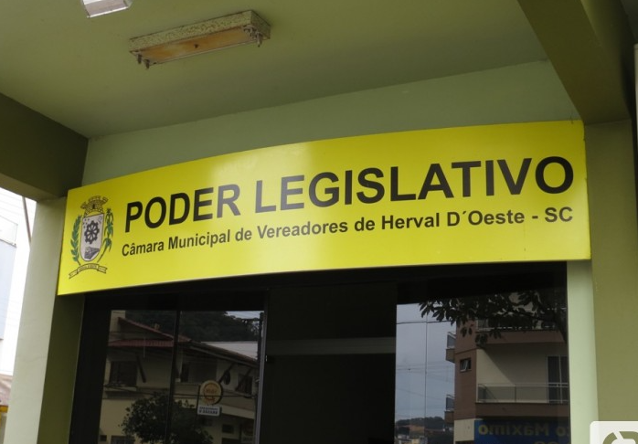 CÂMARA de Herval D’Oeste – SC abre Concurso público com SALÁRIO de até R$7 mil