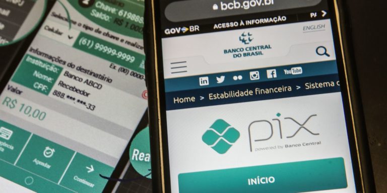 Compras e pagamentos de contas com Pix batem recorde em março