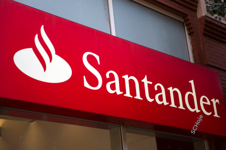 Santander oferece empréstimo pessoal com até 6 Anos pra pagar; Veja como solicitar