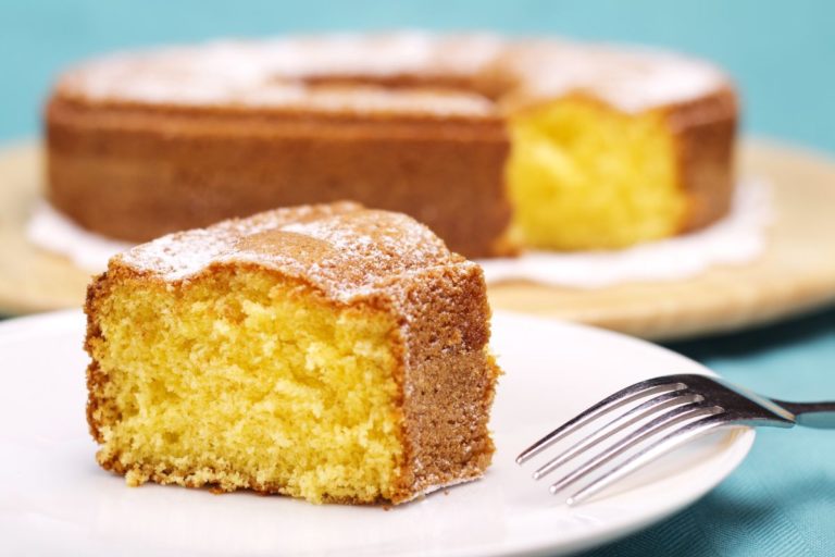 Bolo de Iogurte: Aprenda a Preparar Essa Receita Deliciosa