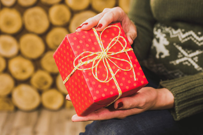 Presentes de Natal que podem trazer má sorte segundo a crença popular; Mehor NÃO aceitar