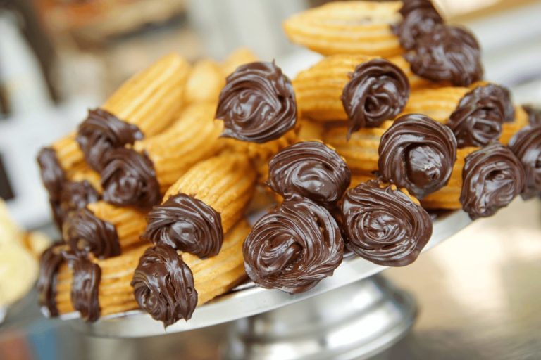 Churros caseiro com Brigadeiro: a sobremesa que vai conquistar seu paladar