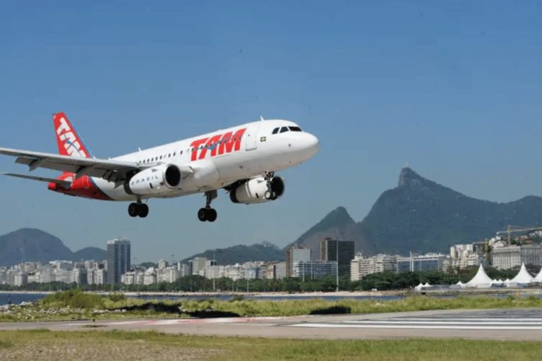 Voa Brasil tem passagens aéreas a R$ 200 para aposentados, beneficiários Bolsa familia e estudantes