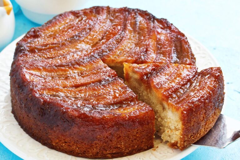 Descubra como preparar uma deliciosa Torta de Banana com esta receita simples