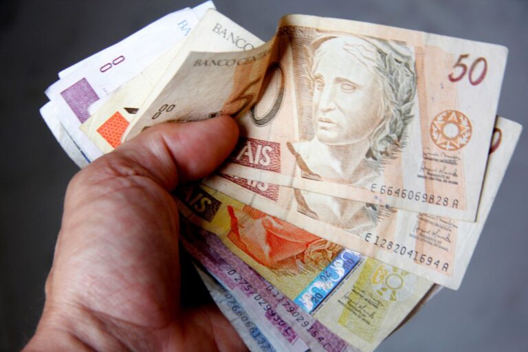 Restituição IR 2025: veja se você está no 2º lote de R$ 11 bi