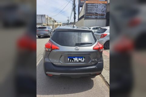 Carros colidem na Rua Corupá em BC sem feridos