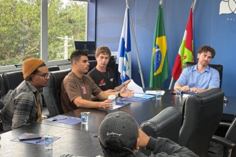 Entregadores de BC apresentam pautas em reunião com vice