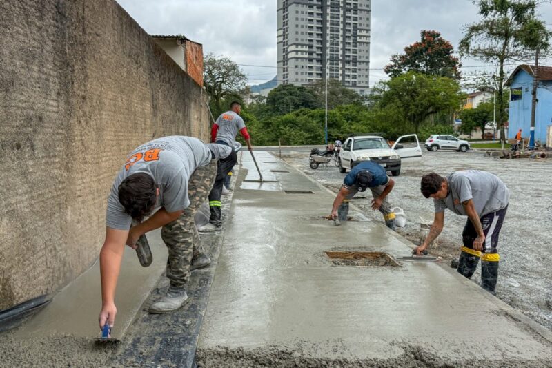 Obra da Avenida Prefeito Meirinho avança em BC