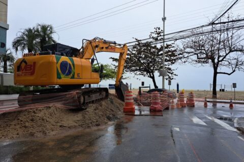 Obra da rede de esgoto na Rua 3700 em BC avança para 80%