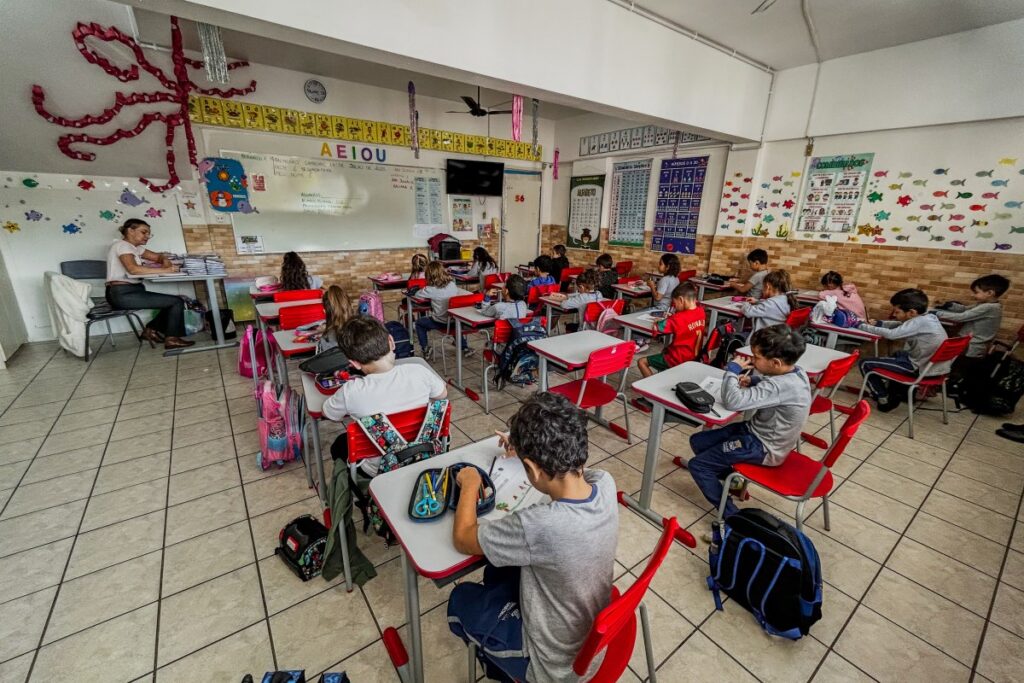 Rede municipal de BC não terá aulas nos dias 12 e 13