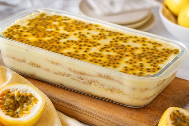 Sobremesa Cremosa de Maracujá na Travessa – Receita Fácil e Refrescante